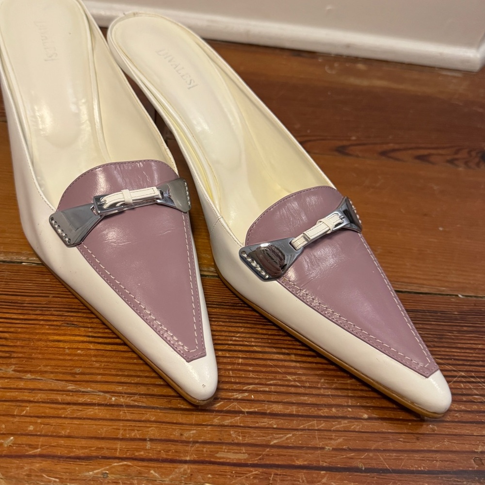 White and Lilac Pointed-Toe Mule Heels with Silver Accent - Picture 6 of 9
